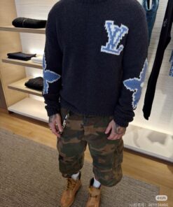 LV 精品仿製毛衣 深藍針織LV Logo刺繡款 時尚立體感設計