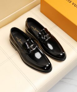 LV 原單亮皮樂福鞋 黑色金屬Logo低調奢華正裝鞋