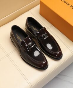 LV 一比一亮面咖啡色樂福鞋 銀扣細節對標紳士鞋