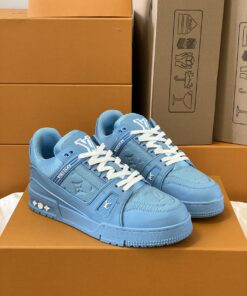 LV 原單天空藍運動鞋 全皮雕花款 夏季沁涼限定版