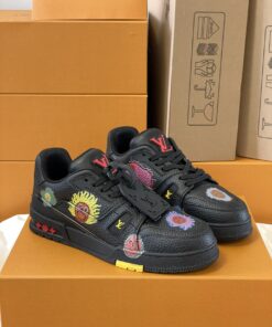 LV 精品仿製彩繪低筒運動鞋 黑色塗鴉圖案亮點潮流款