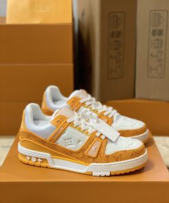 LV 精品仿製橘白配色運動鞋 活力撞色潮履立體壓紋款