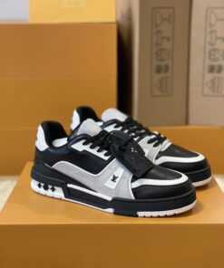 LV A貨低筒運動鞋 黑白撞色款 簽名字樣低調有型 潮人街頭百搭款