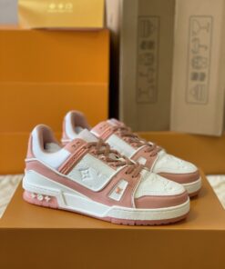 LV 原單粉白拼色運動鞋 甜美日系風格 女生夏季人氣穿搭款