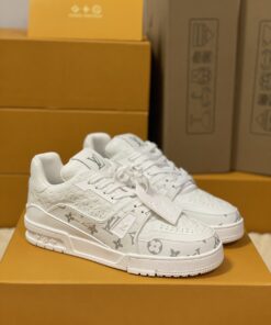 LV 精品仿製純白男鞋 Monogram浮雕設計 清新極簡潮流風格