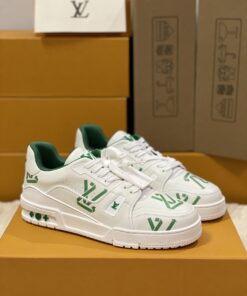 LV 高仿綠標Logo運動鞋 白綠撞色拼接百搭款 設計感輕盈鞋底