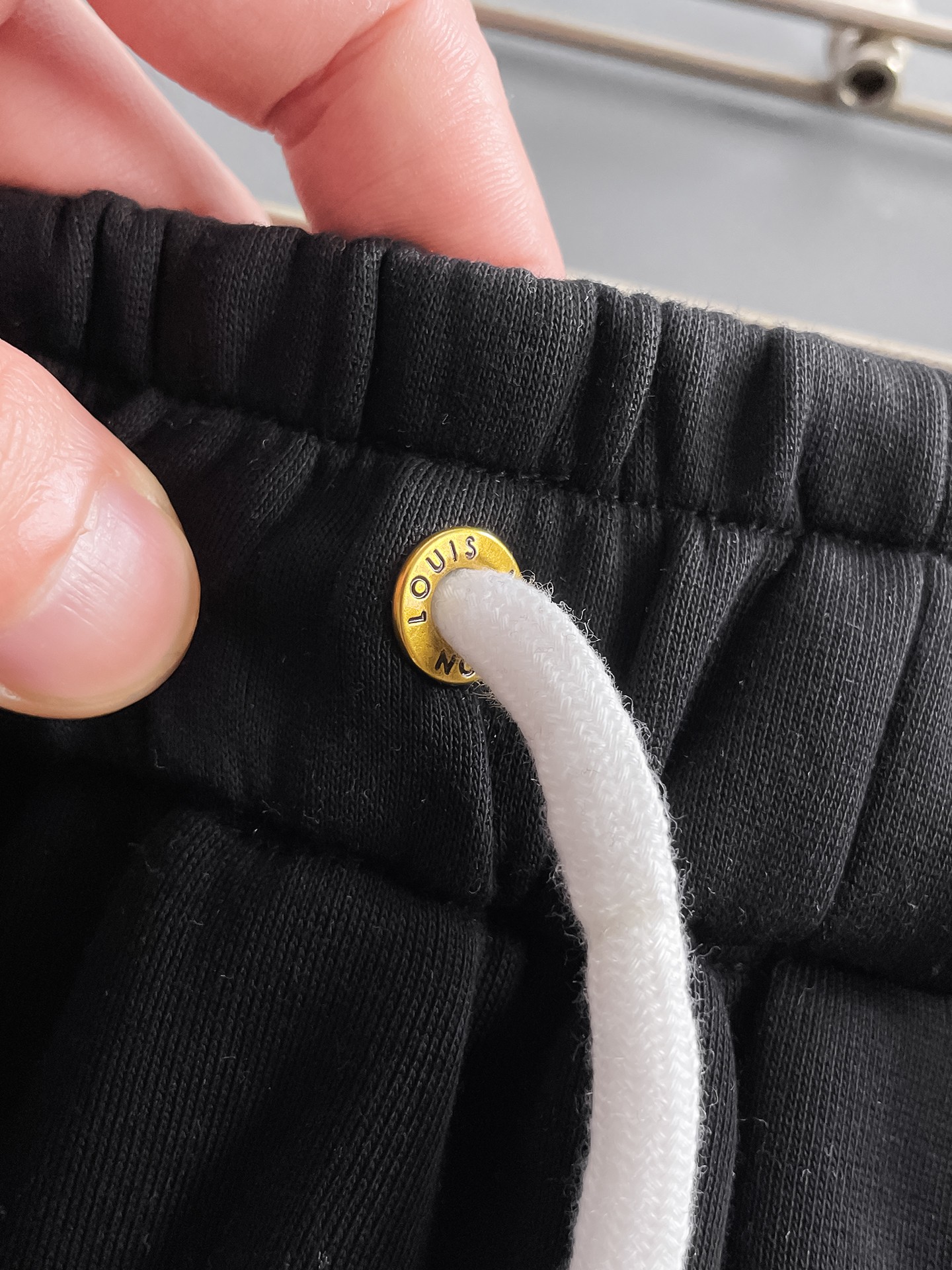 lv一比一短褲刺繡設計黑色潮流百搭款｜歐美奢侈品精品推薦