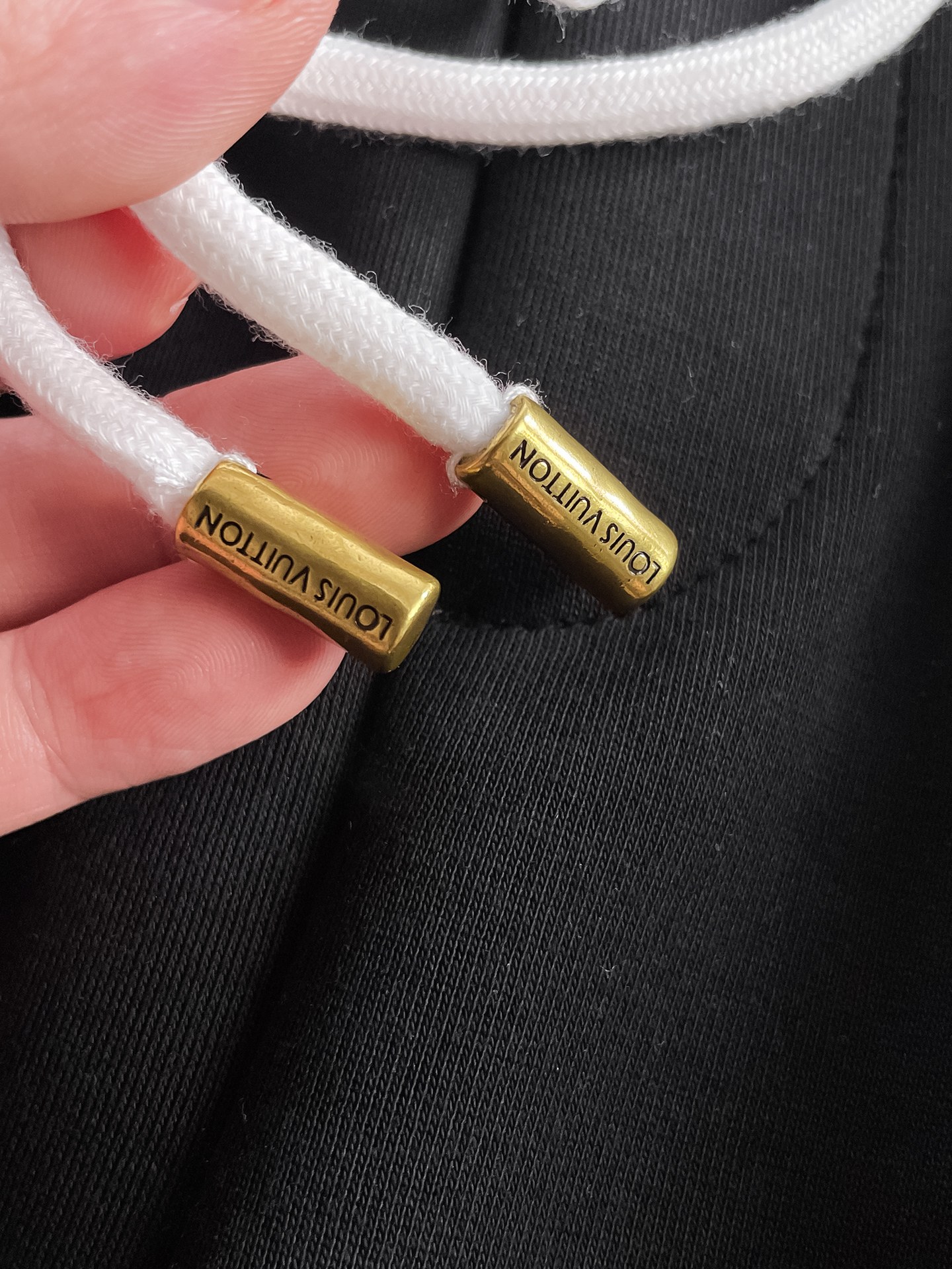lv一比一短褲刺繡設計黑色潮流百搭款｜歐美奢侈品精品推薦