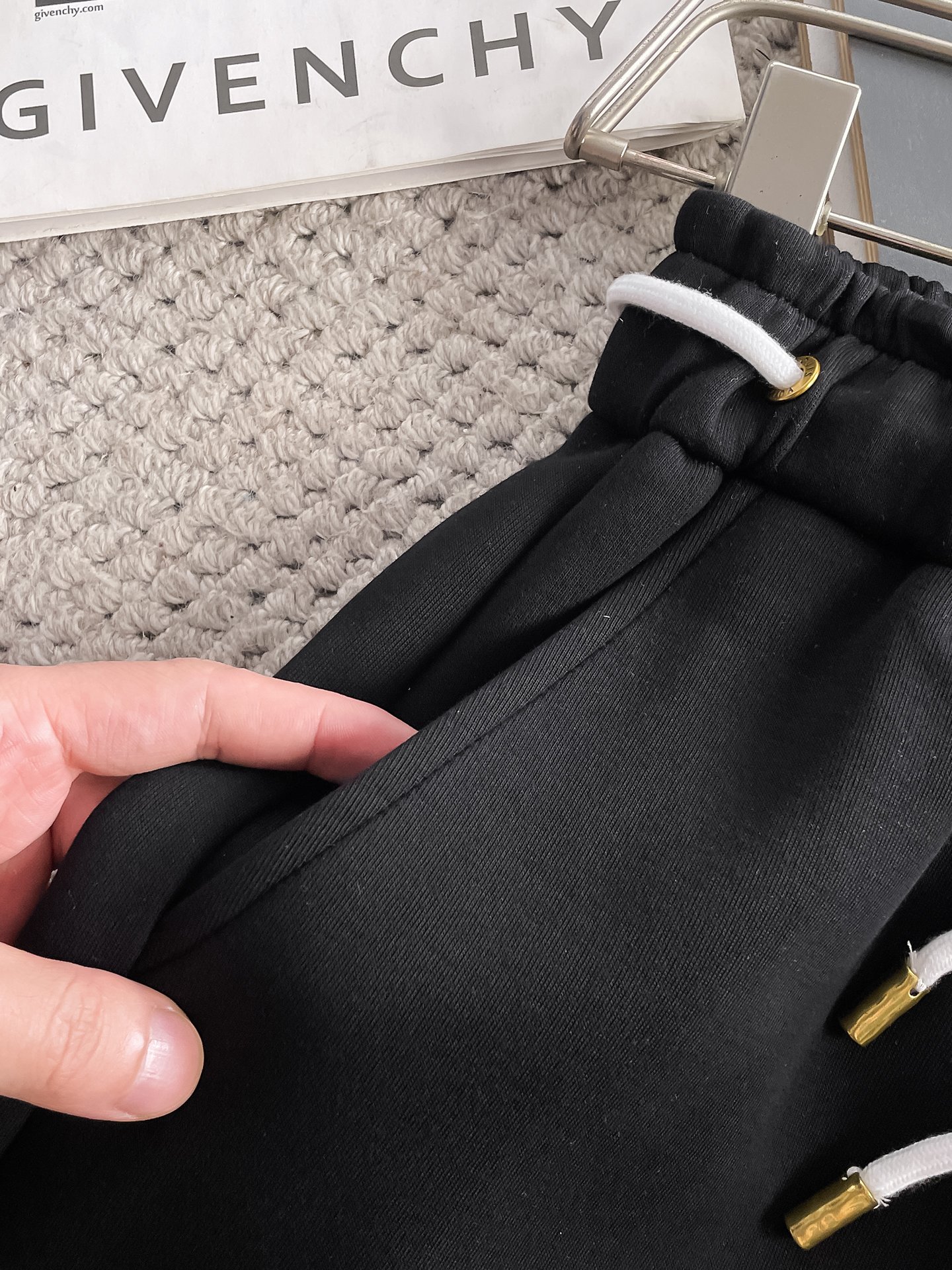 lv一比一短褲刺繡設計黑色潮流百搭款｜歐美奢侈品精品推薦