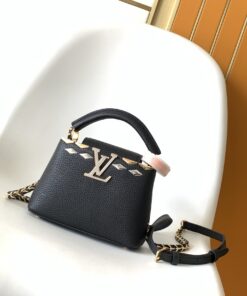 LV高仿女款手提包黑色小包 鍊條肩帶金屬LV字母設計款