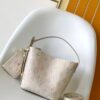LV 高仿粉彩Monogram水桶包 奶白色系柔感設計附拉鍊小包｜歐美奢侈品精品推薦