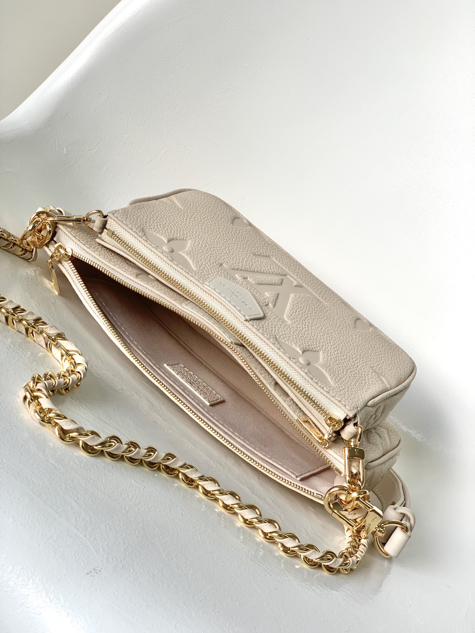 LV 精品仿製 Alma BB 經典 Monogram 圓弧手袋 小巧優雅｜歐美奢侈品精品推薦