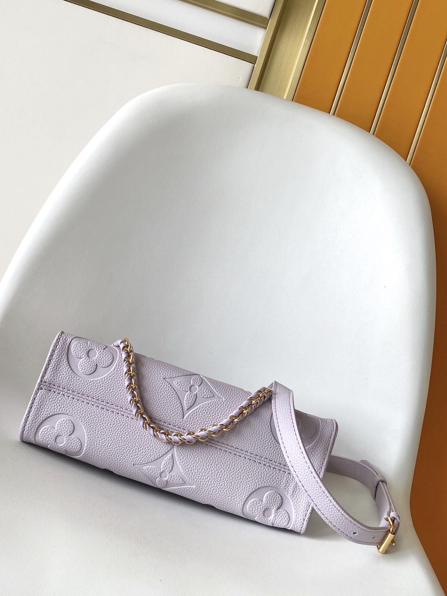 LV 一比一 紫色迷你手提鏈條包 精緻小巧百搭設計|超A仿原單精品圖片 12 LV 一比一 紫色迷你手提鏈條包 精緻小巧百搭設計|歐美奢侈品精品推薦