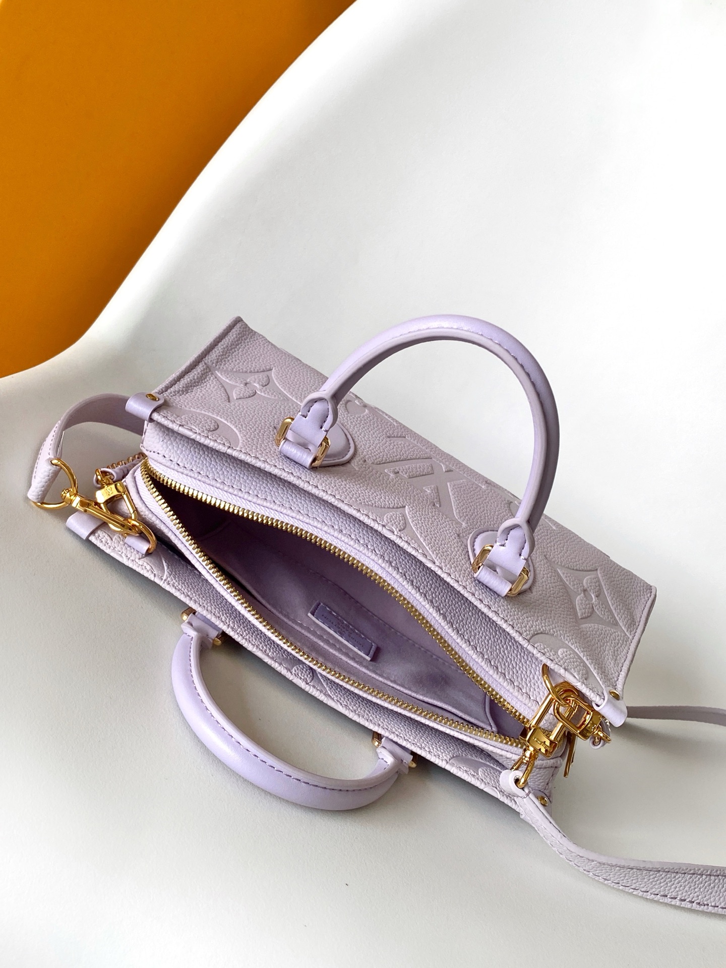 LV 一比一 紫色迷你手提鏈條包 精緻小巧百搭設計|超A仿原單精品圖片 8 LV 一比一 紫色迷你手提鏈條包 精緻小巧百搭設計|歐美奢侈品精品推薦