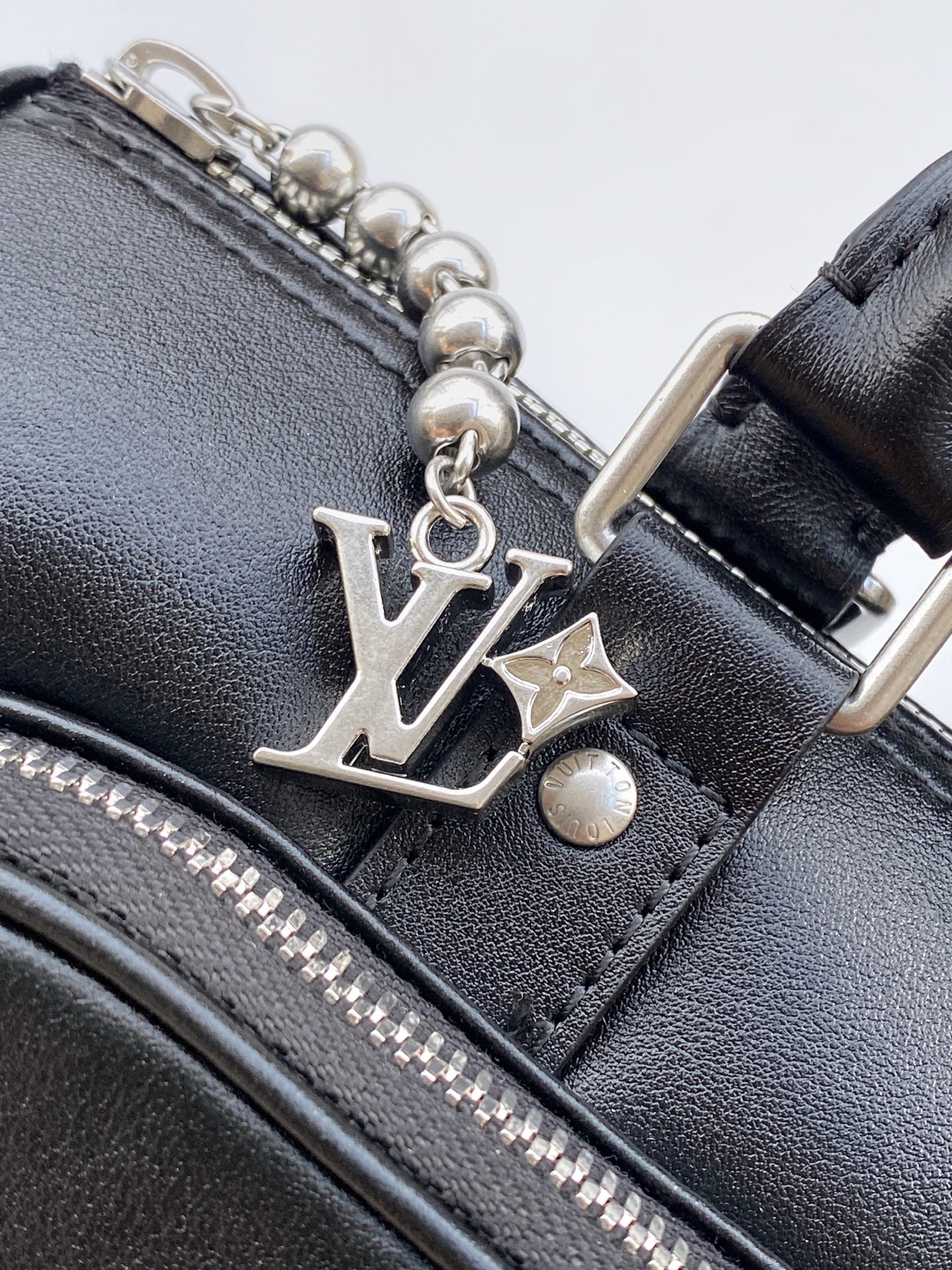 LV 高仿 黑色手提相機包 時尚百搭實用設計款｜歐美奢侈品精品推薦