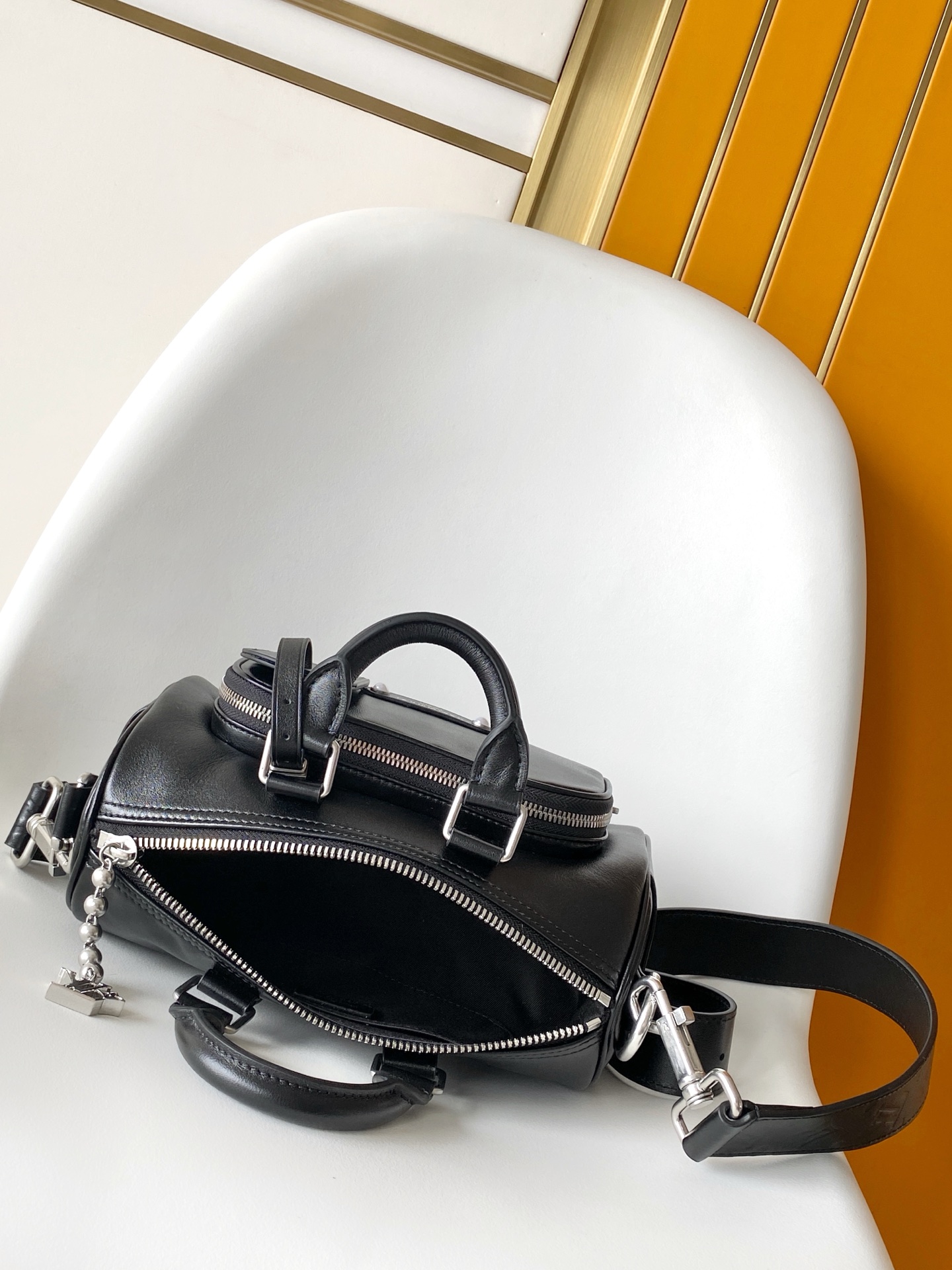 LV 高仿 黑色手提相機包 時尚百搭實用設計款｜歐美奢侈品精品推薦