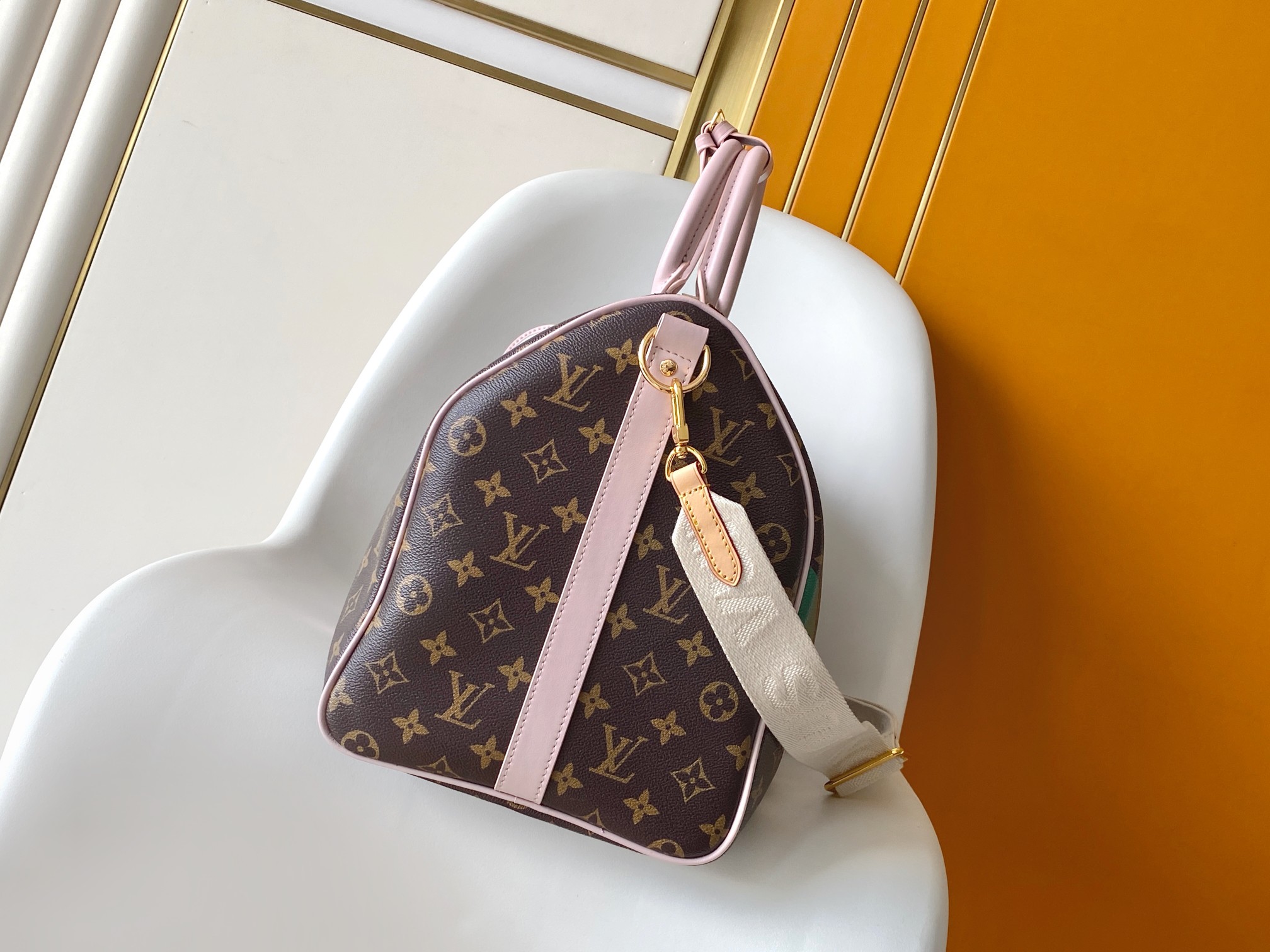 LV 高仿 Monogram 綠粉拼色 Keepall 波士頓旅行袋|超A仿原單精品圖片 14 LV 高仿 Monogram 綠粉拼色 Keepall 波士頓旅行袋|歐美奢侈品精品推薦