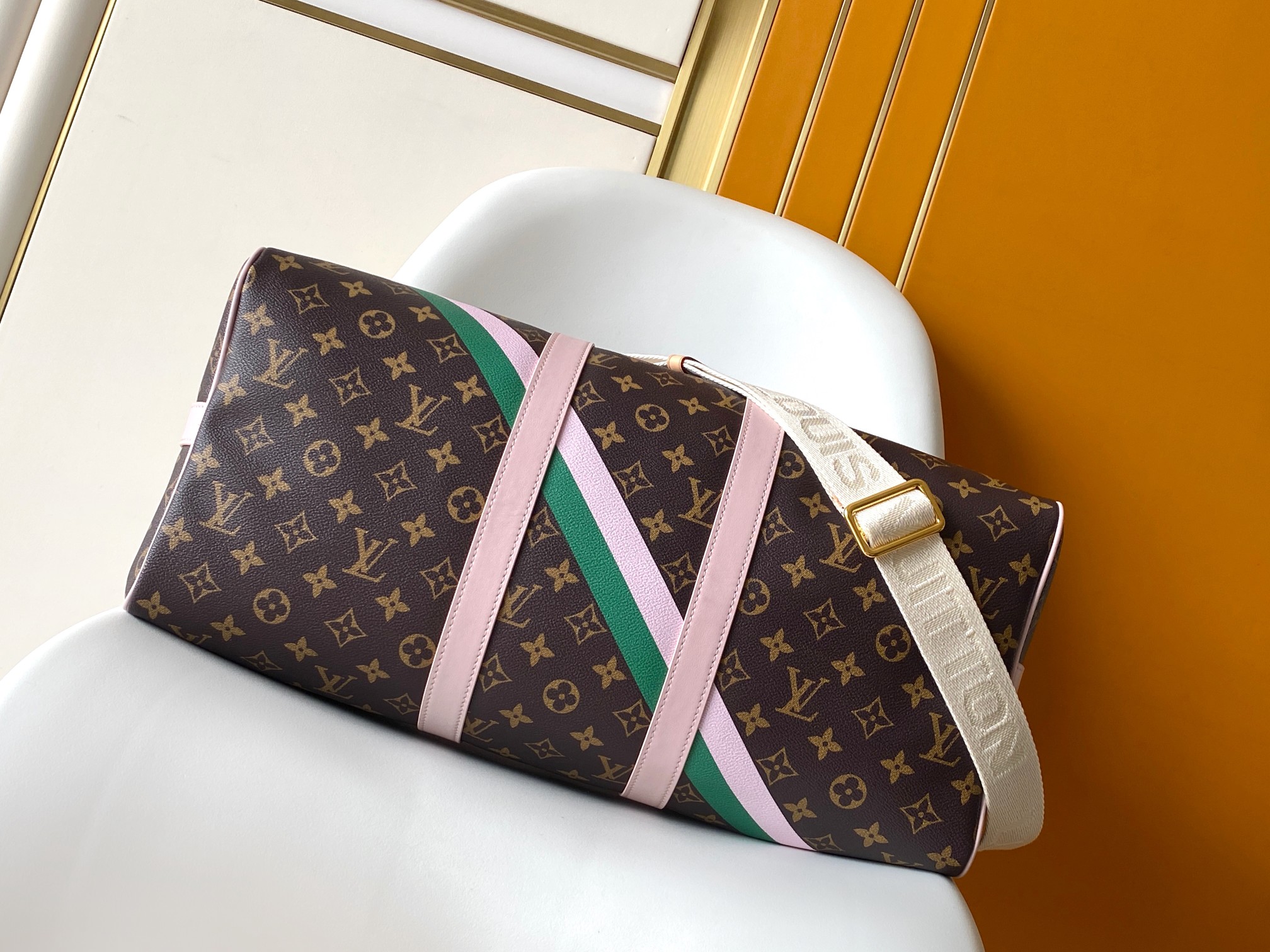 LV 高仿 Monogram 綠粉拼色 Keepall 波士頓旅行袋|超A仿原單精品圖片 12 LV 高仿 Monogram 綠粉拼色 Keepall 波士頓旅行袋|歐美奢侈品精品推薦