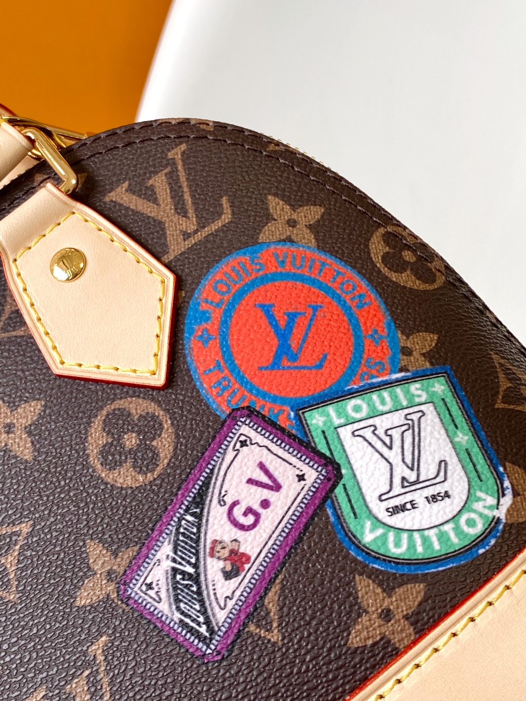 LV 一比一 Alma BB Monogram 拼貼徽章拼色手提包|超A仿原單精品圖片 9 LV 一比一 Alma BB Monogram 拼貼徽章拼色手提包|歐美奢侈品精品推薦