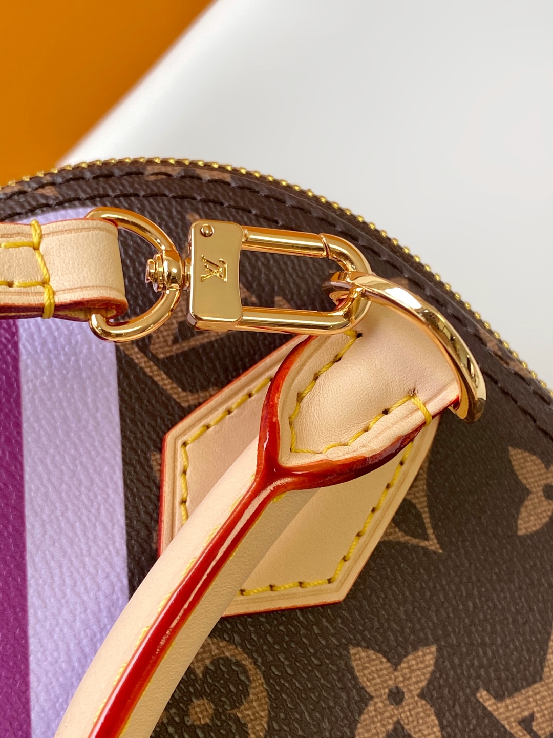 LV 一比一 Alma BB Monogram 拼貼徽章拼色手提包|超A仿原單精品圖片 8 LV 一比一 Alma BB Monogram 拼貼徽章拼色手提包|歐美奢侈品精品推薦