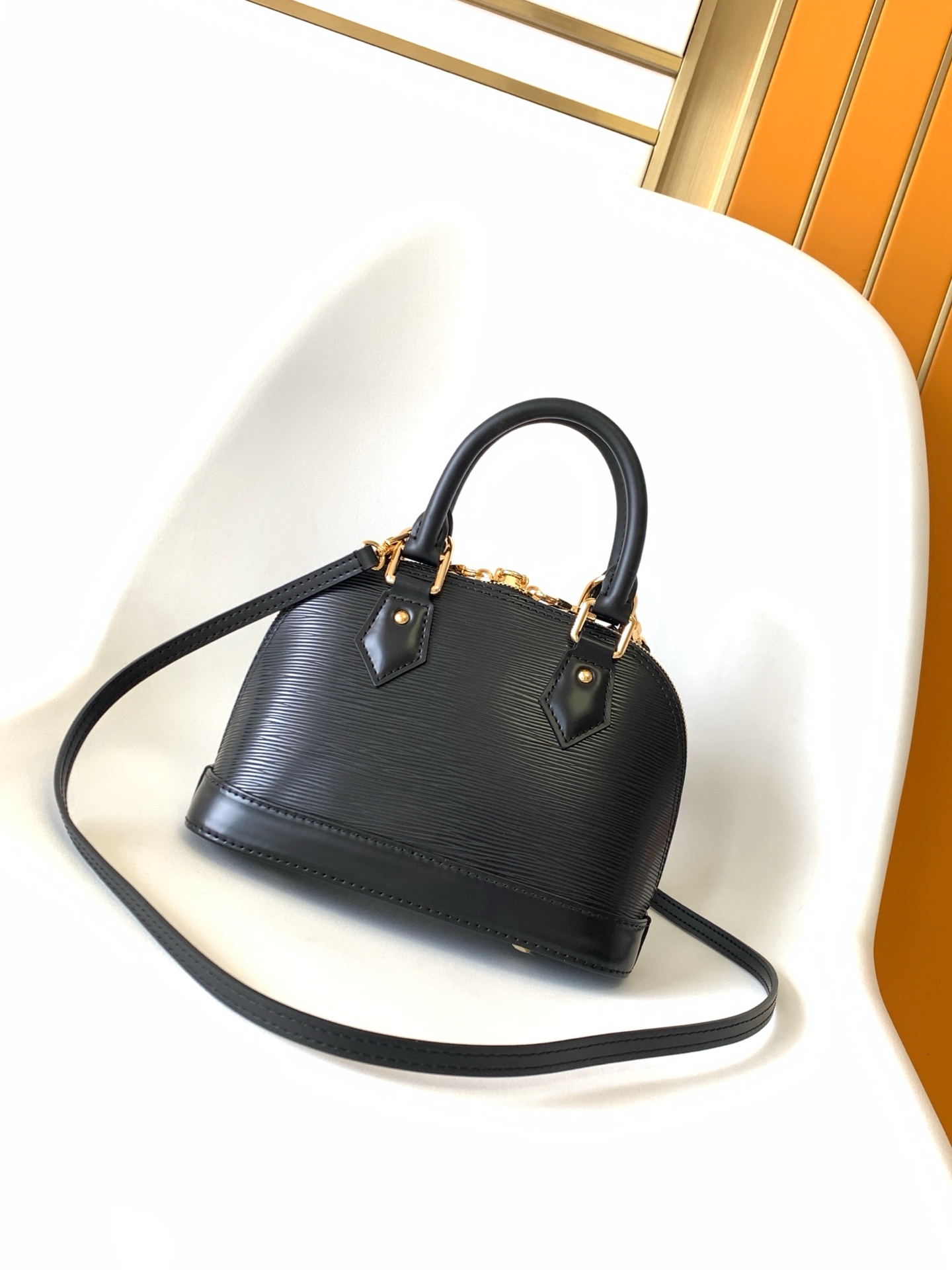 LV 高仿 Alma BB 黑色熊貓聯名設計手提包｜歐美奢侈品精品推薦