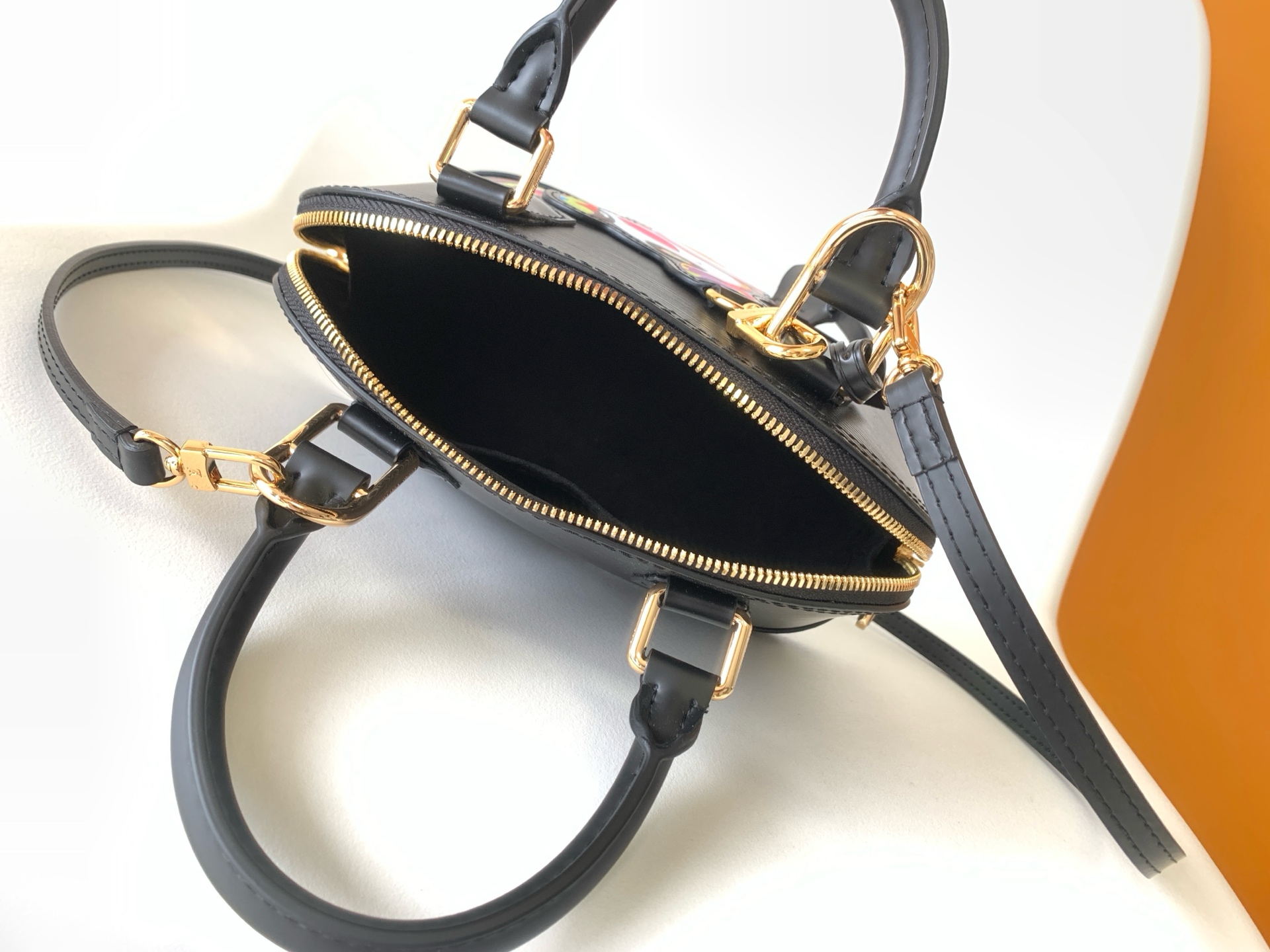 LV 高仿 Alma BB 黑色熊貓聯名設計手提包｜歐美奢侈品精品推薦