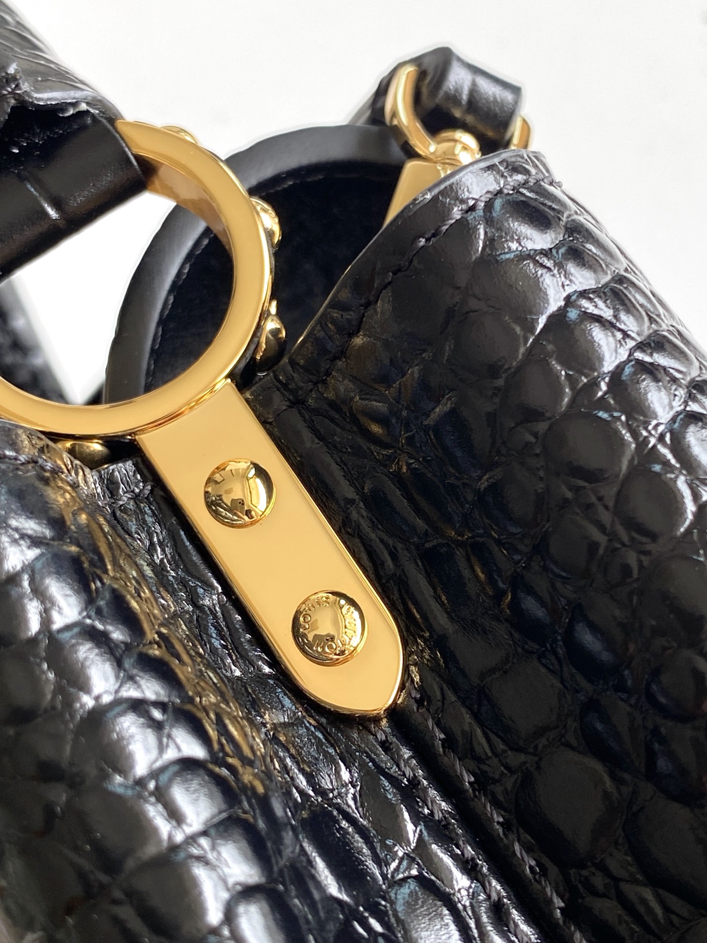 LV 一比一 Capucines BB 黑色鱷魚紋質感手提包｜歐美奢侈品精品推薦