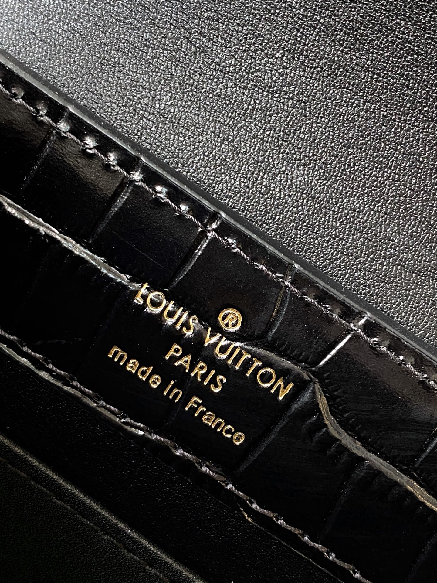 LV 一比一 Capucines BB 黑色鱷魚紋質感手提包｜歐美奢侈品精品推薦