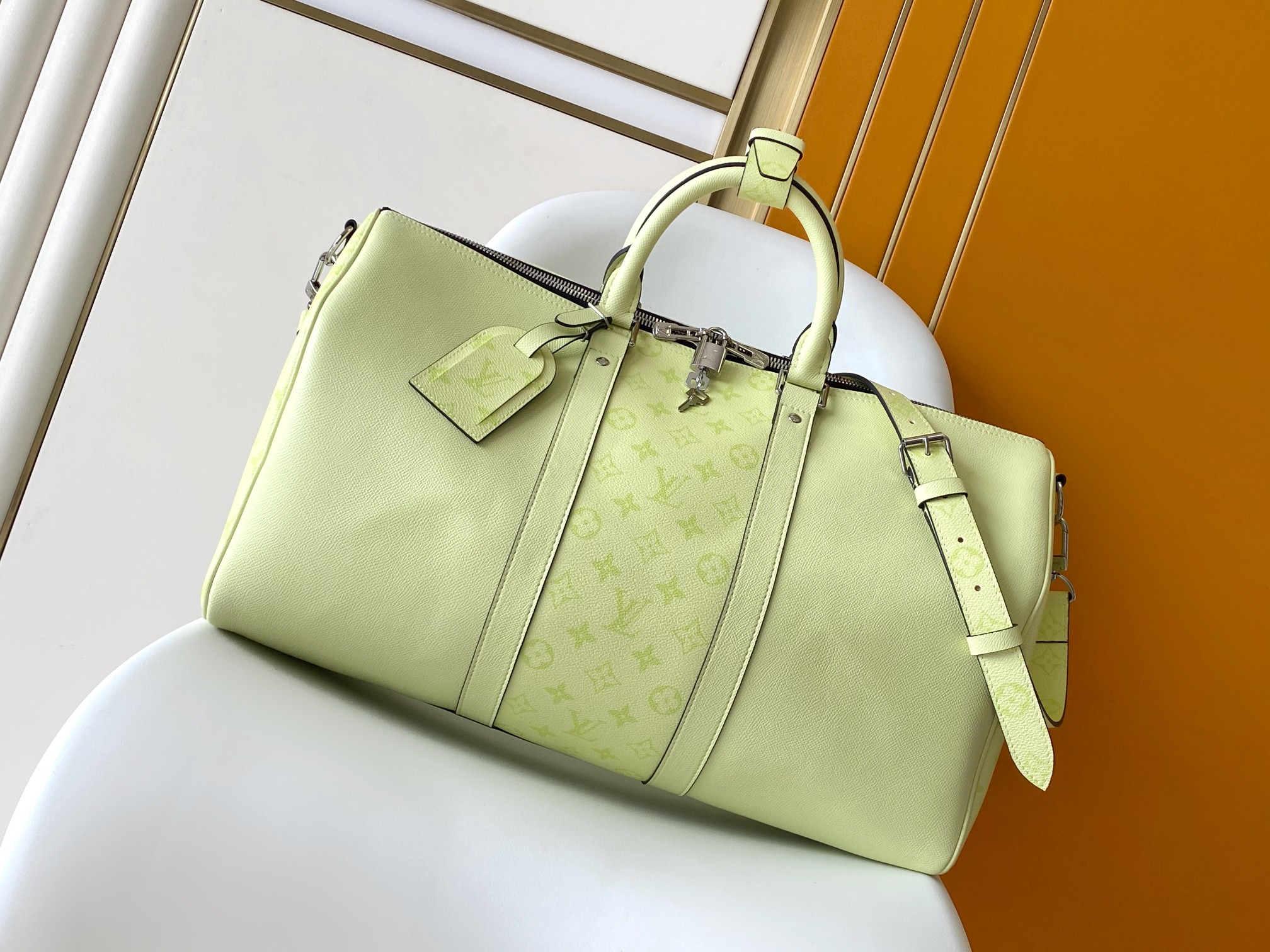 LV 原單 Keepall 檸檬綠旅行袋 清新配色大容量款|超A仿原單精品圖片 14 LV 原單 Keepall 檸檬綠旅行袋 清新配色大容量款|歐美奢侈品精品推薦