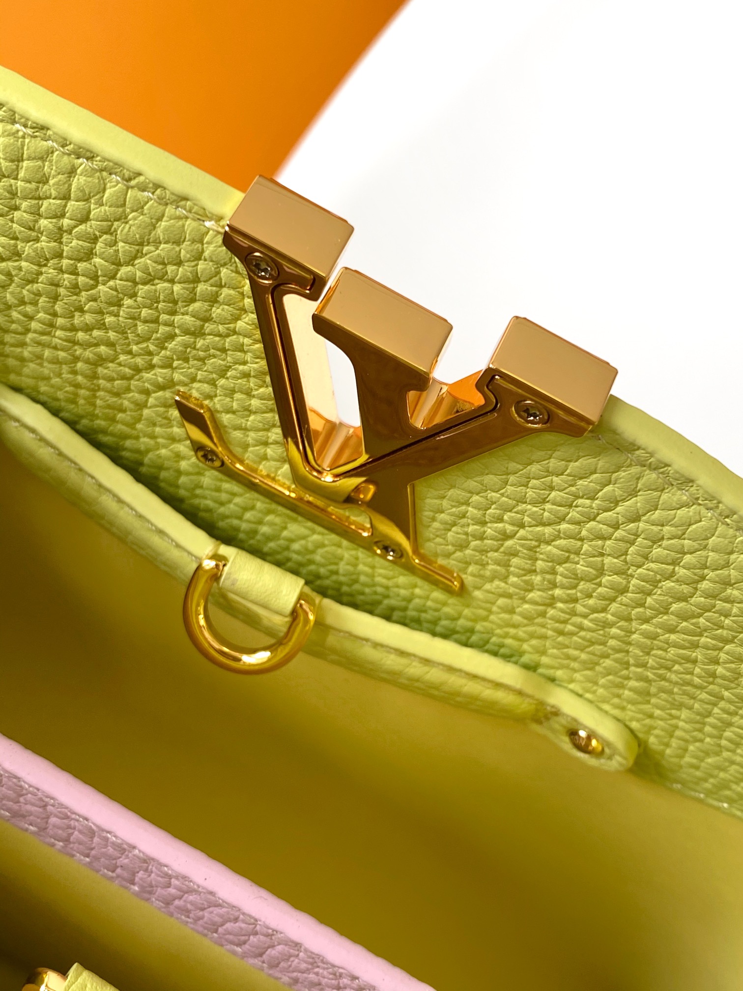 LV 原單Capucines MINI 手提包 粉彩鏈條配件 萊姆綠小牛皮｜歐美奢侈品精品推薦