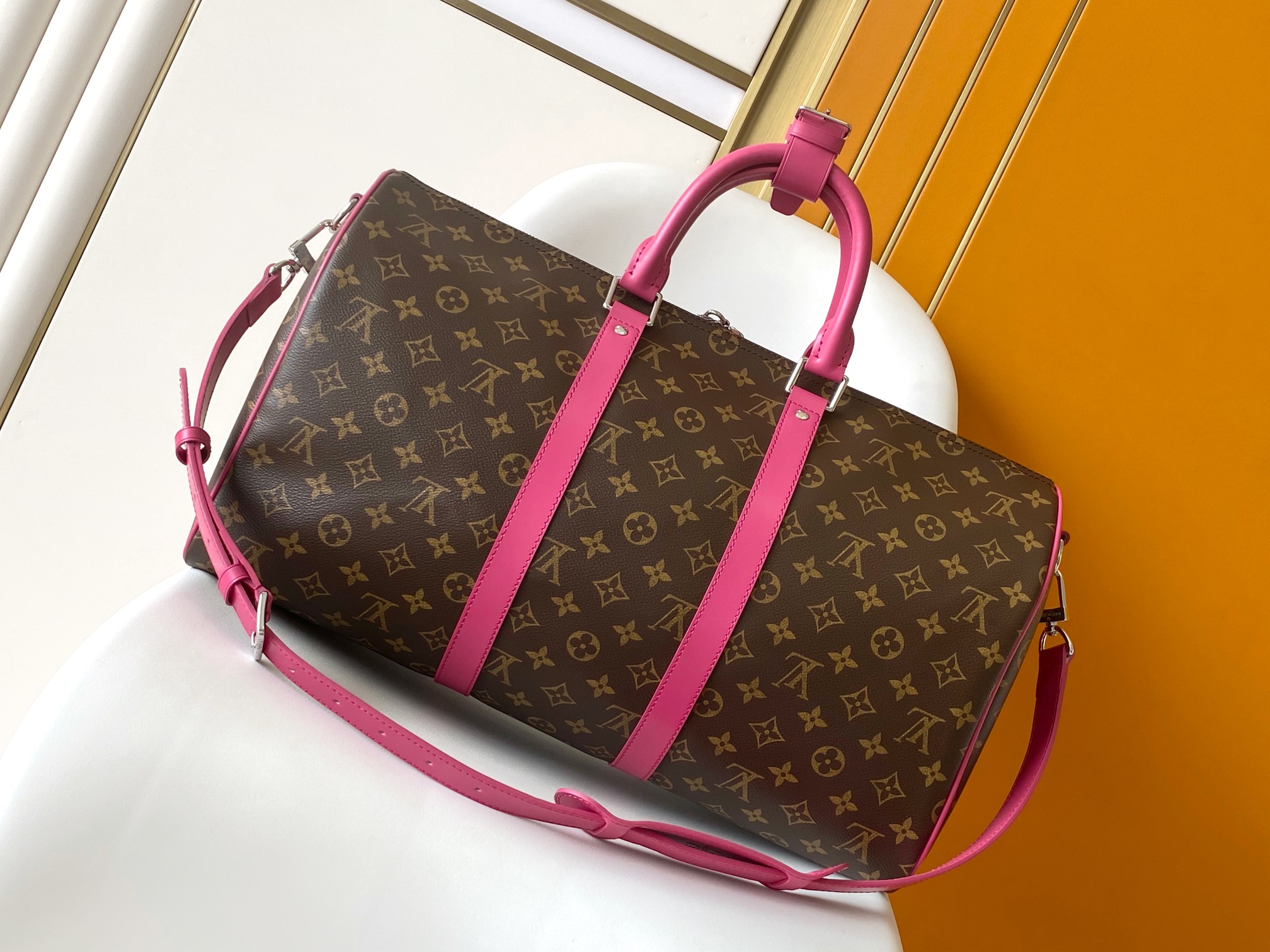 LV高仿Keepall粉色肩背旅行袋 老花帆布撞色設計附掛牌大容量|超A仿原單精品圖片 13 LV高仿Keepall粉色肩背旅行袋 老花帆布撞色設計附掛牌大容量|歐美奢侈品精品推薦