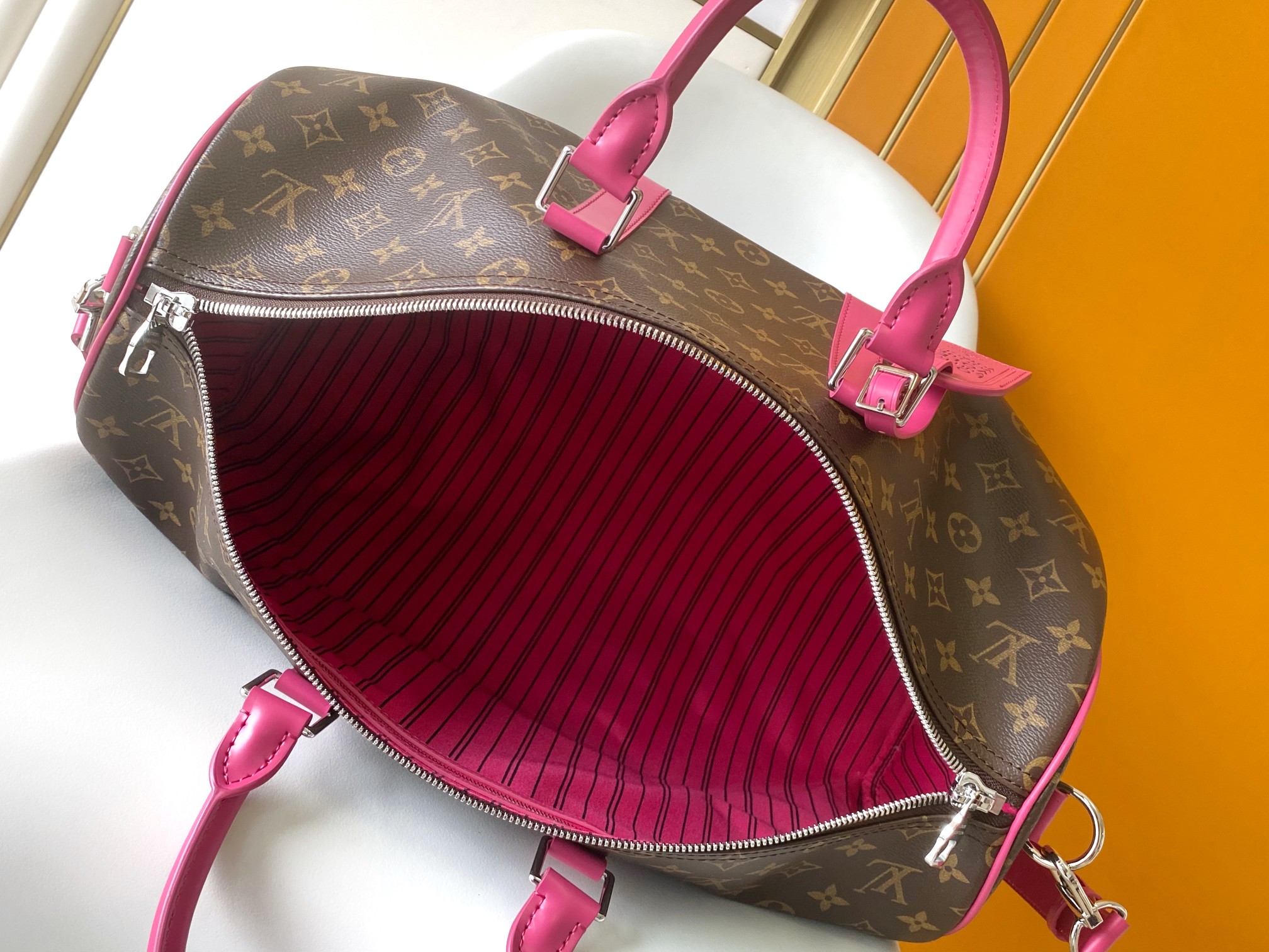LV高仿Keepall粉色肩背旅行袋 老花帆布撞色設計附掛牌大容量|超A仿原單精品圖片 7 LV高仿Keepall粉色肩背旅行袋 老花帆布撞色設計附掛牌大容量|歐美奢侈品精品推薦
