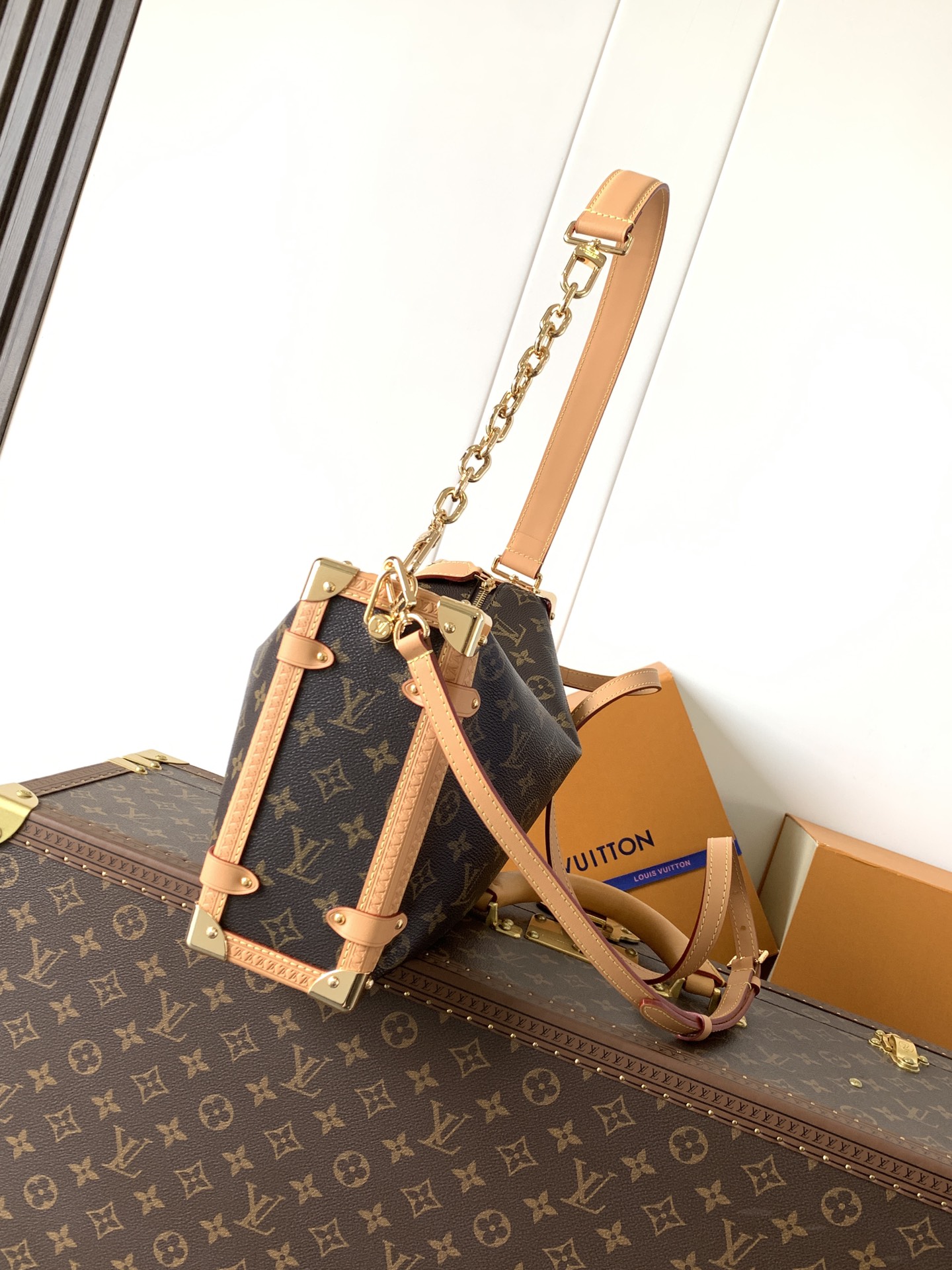 LV高仿Loop Hobo腋下包 金鍊條肩背款 氣質通勤設計｜歐美奢侈品精品推薦