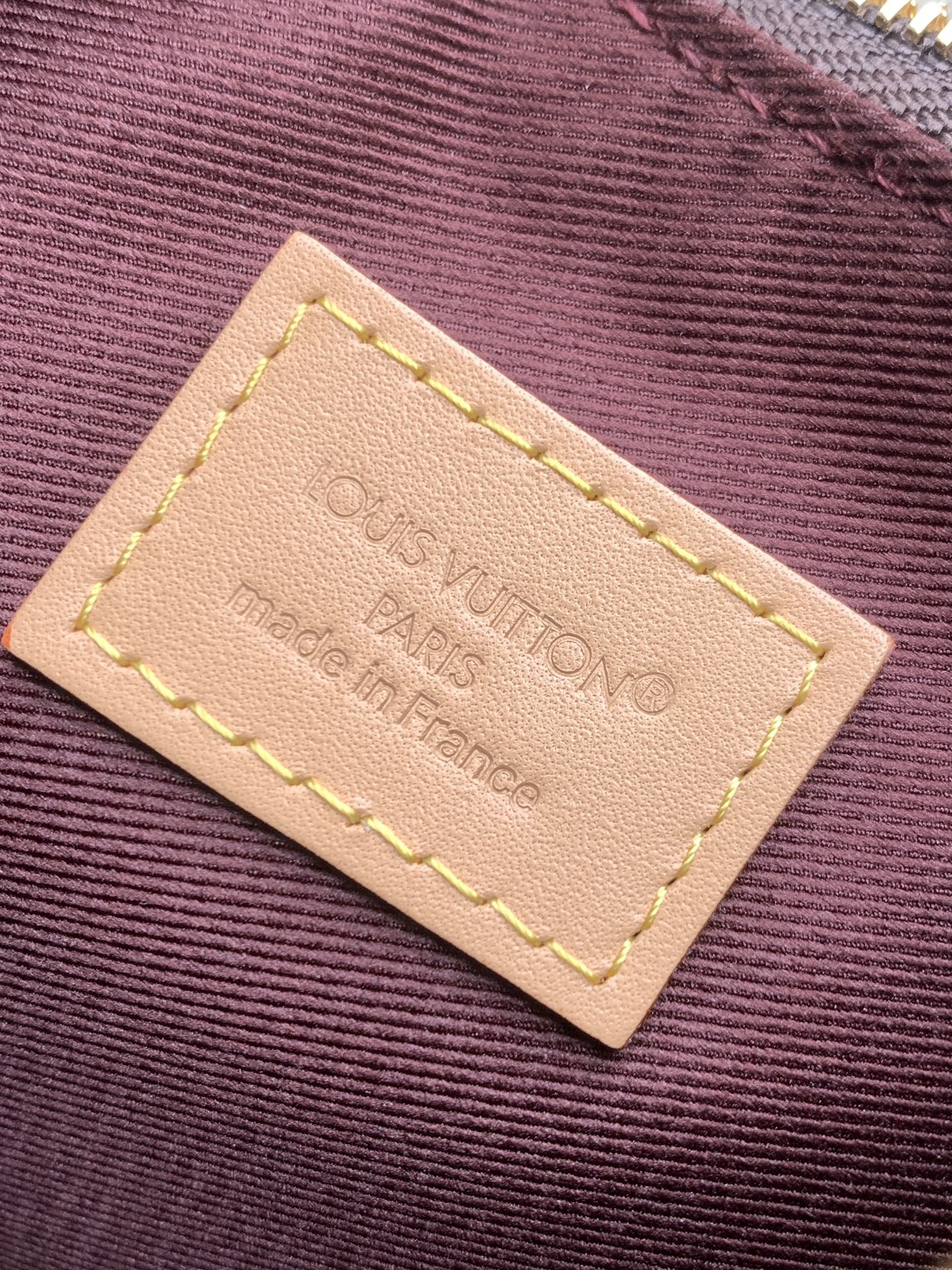 LV高仿Loop金鍊小肩包 Monogram半月造型 輕巧腋下包推薦｜歐美奢侈品精品推薦