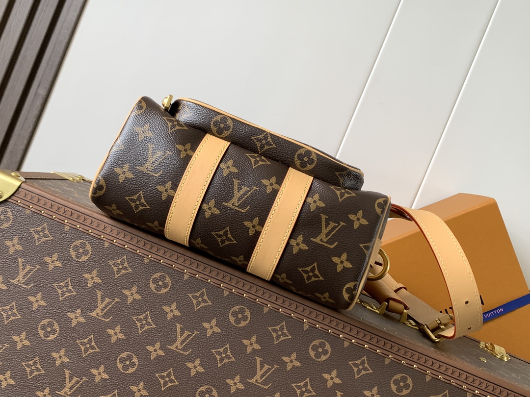 LV高仿相機包手提斜背款 雙層結構郵差風 Monogram造型設計｜歐美奢侈品精品推薦