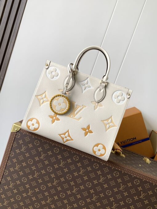 LV高仿OnTheGo中號托特包 夏日白底黃灰Monogram 附吊飾清新款