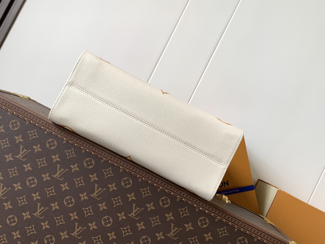 LV高仿OnTheGo中號托特包 夏日白底黃灰Monogram 附吊飾清新款｜歐美奢侈品精品推薦