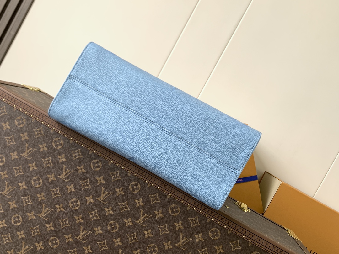LV高仿OnTheGo中號托特包 天藍壓花皮革 白藍Monogram夏日款｜歐美奢侈品精品推薦