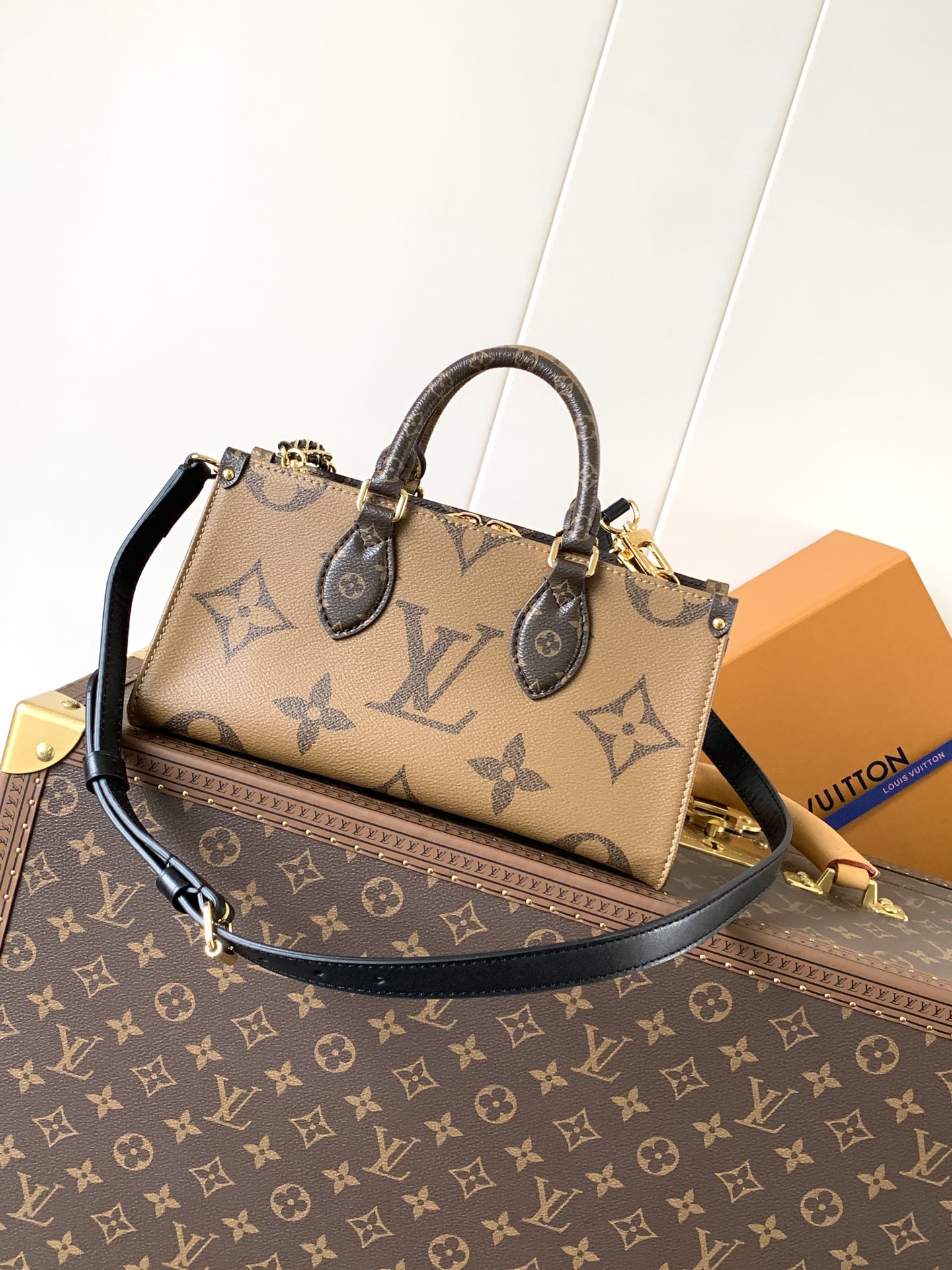 LV一比一 Dauphine East West 手袋 經典雙Monogram拼接金鏈小包｜歐美奢侈品精品推薦