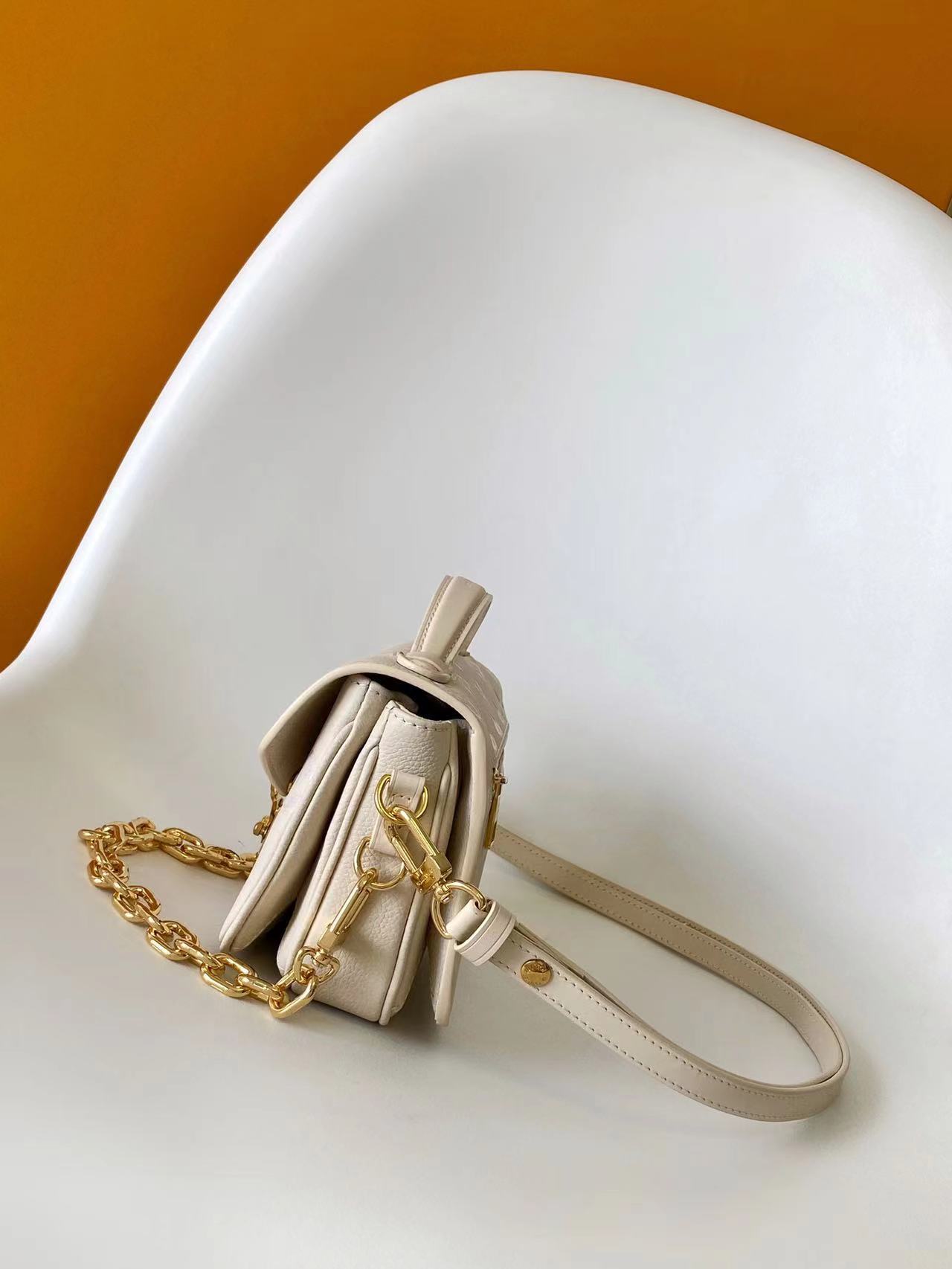 LV高仿柔粉鎖頭鏈條包 Pastel Monogram 甜美氣質設計款｜歐美奢侈品精品推薦