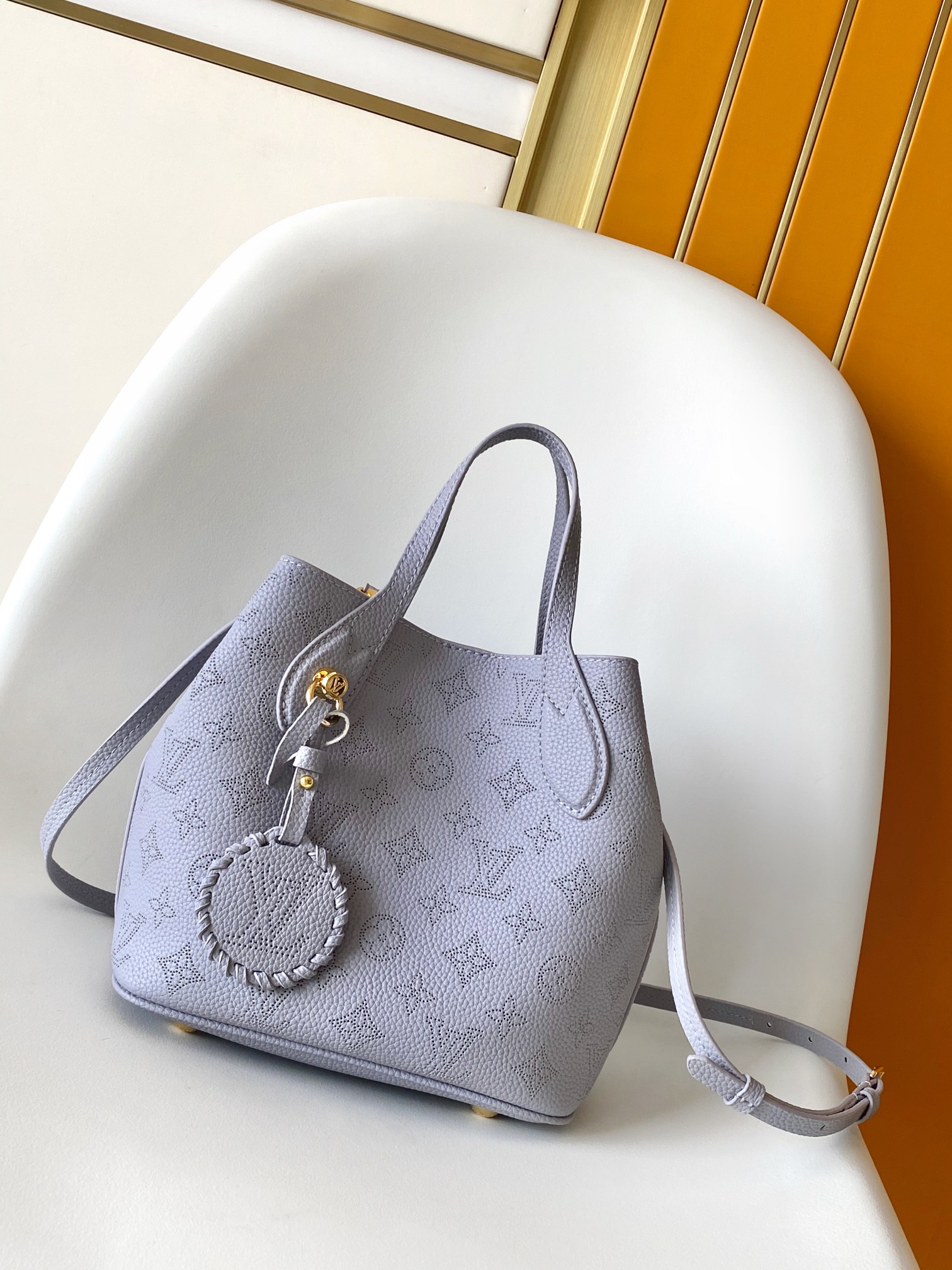 LV高仿淺紫Monogram托特包 Empreinte立體壓紋附小包吊飾｜歐美奢侈品精品推薦