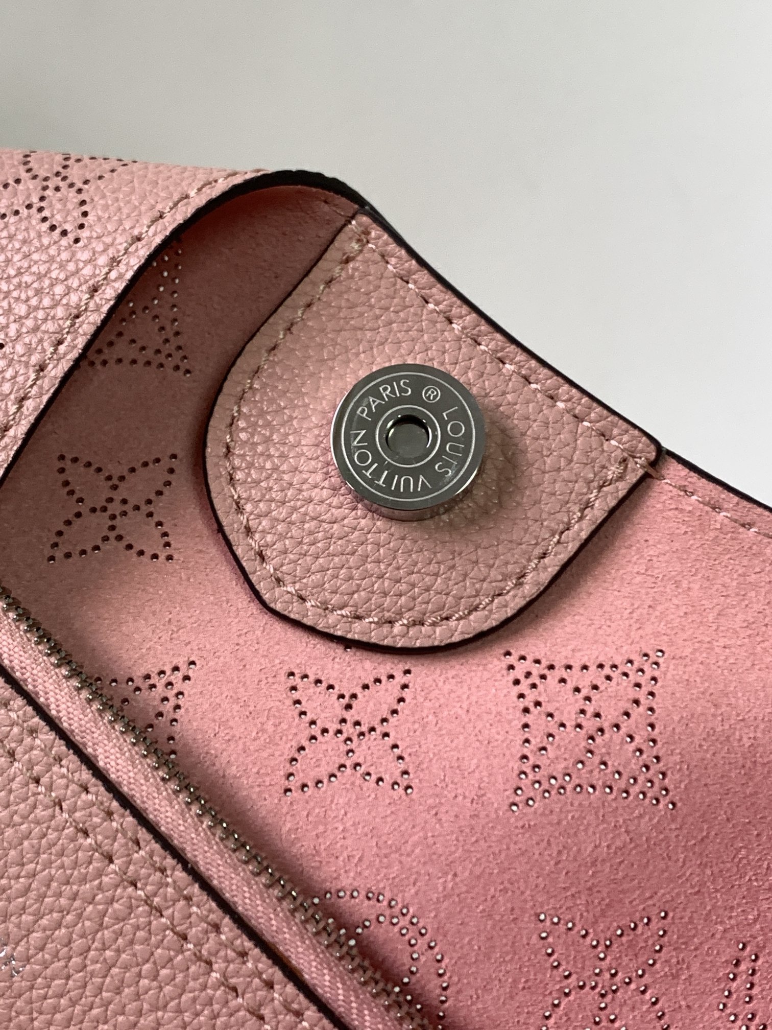 LV高仿女士手提包粉色編織手柄優雅百搭款｜歐美奢侈品精品推薦