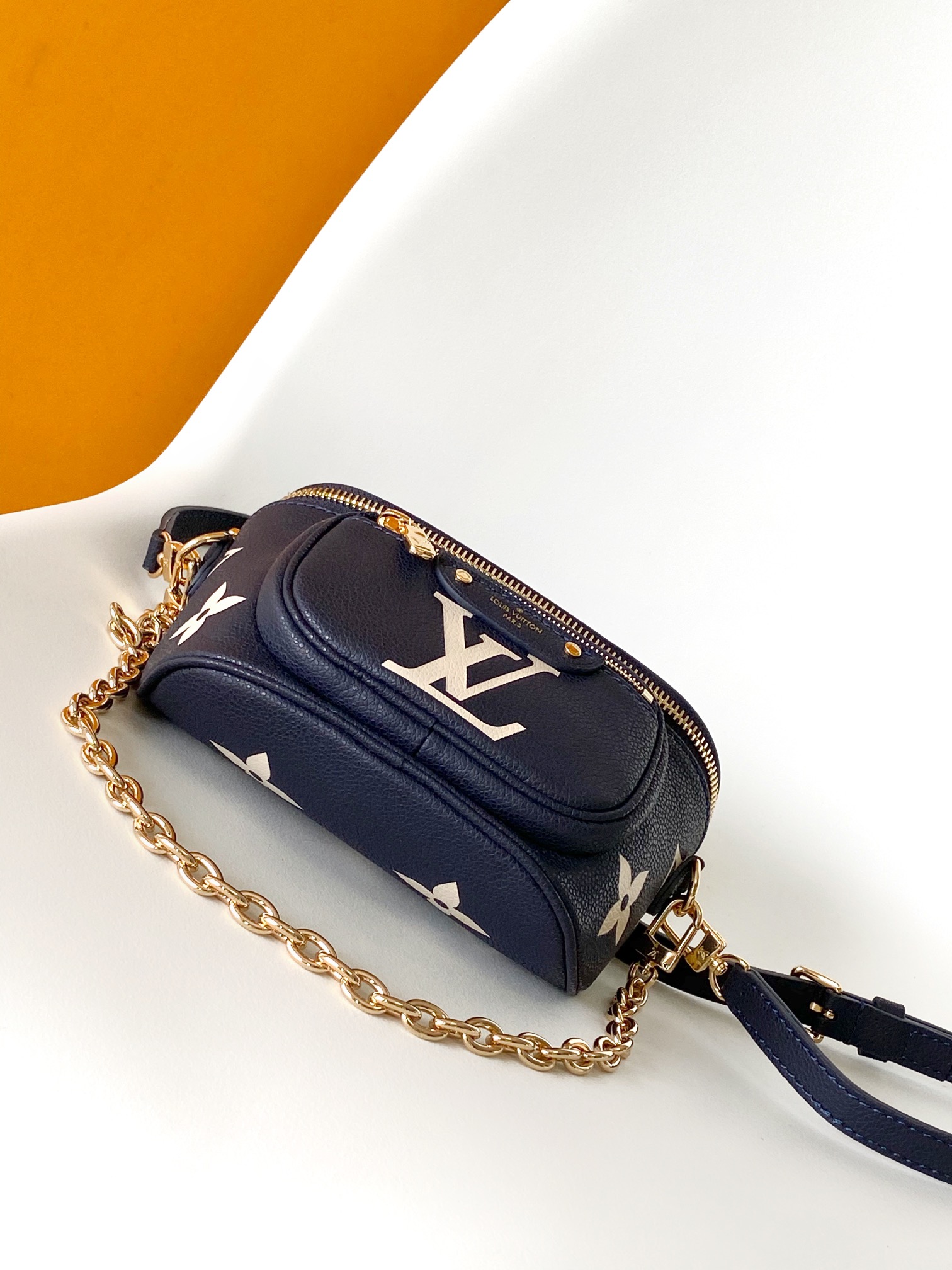 LV A貨女士大Logo相機包深藍色金鏈百搭款｜歐美奢侈品精品推薦
