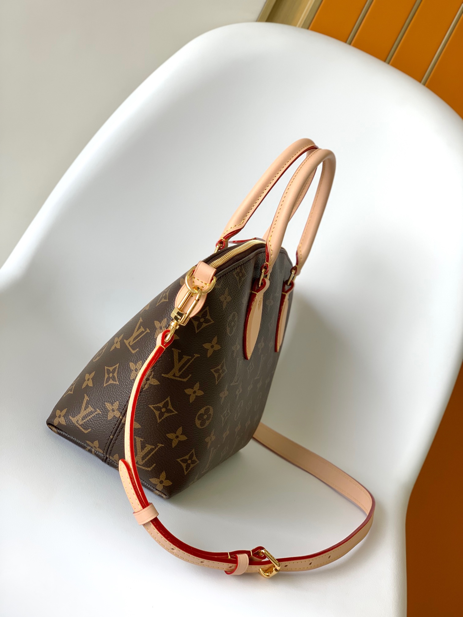 LV精品仿製女士鎖頭手提包Monogram經典百搭款｜歐美奢侈品精品推薦