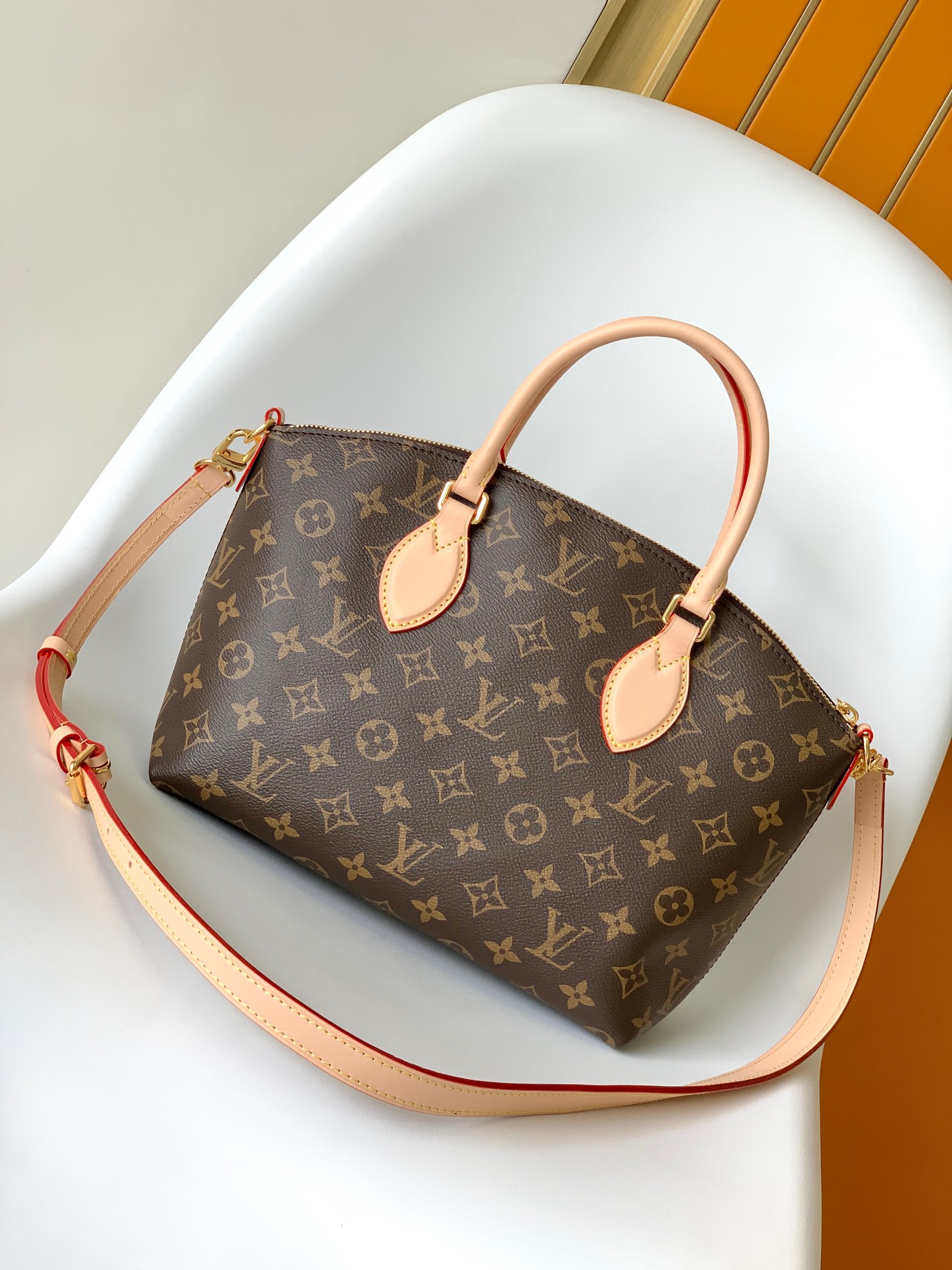 LV精品仿製女士鎖頭手提包Monogram經典百搭款｜歐美奢侈品精品推薦