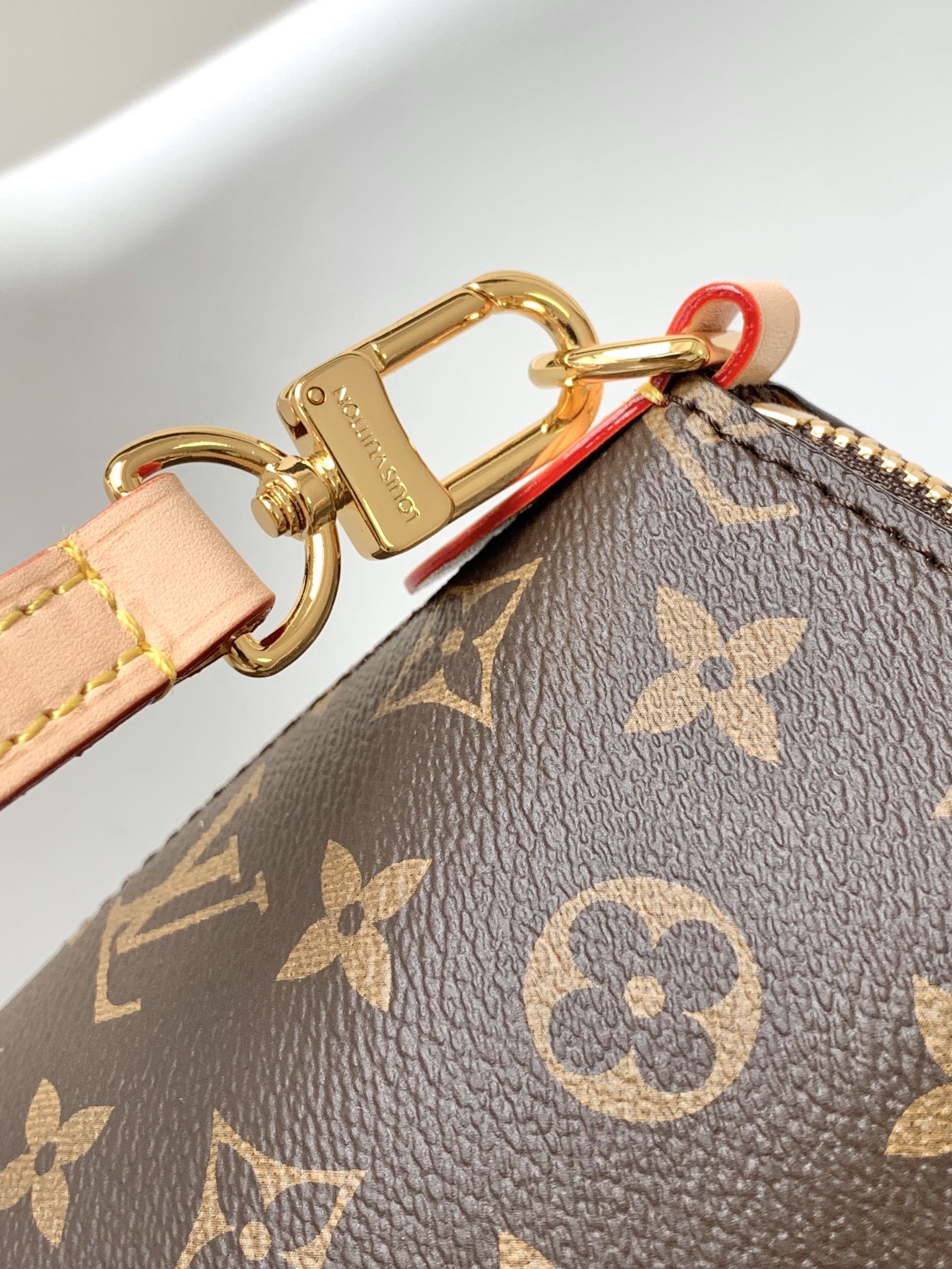 LV精品仿製女士鎖頭手提包Monogram經典百搭款｜歐美奢侈品精品推薦