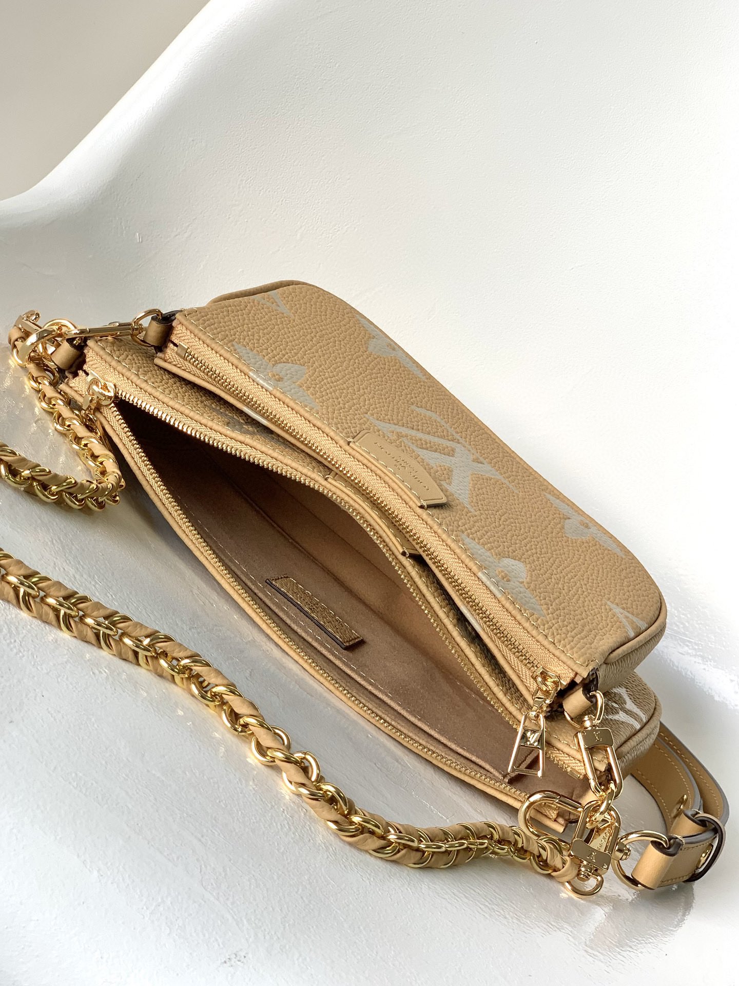 LV A貨女士大Logo鏈條包卡其色金鏈百搭款｜歐美奢侈品精品推薦