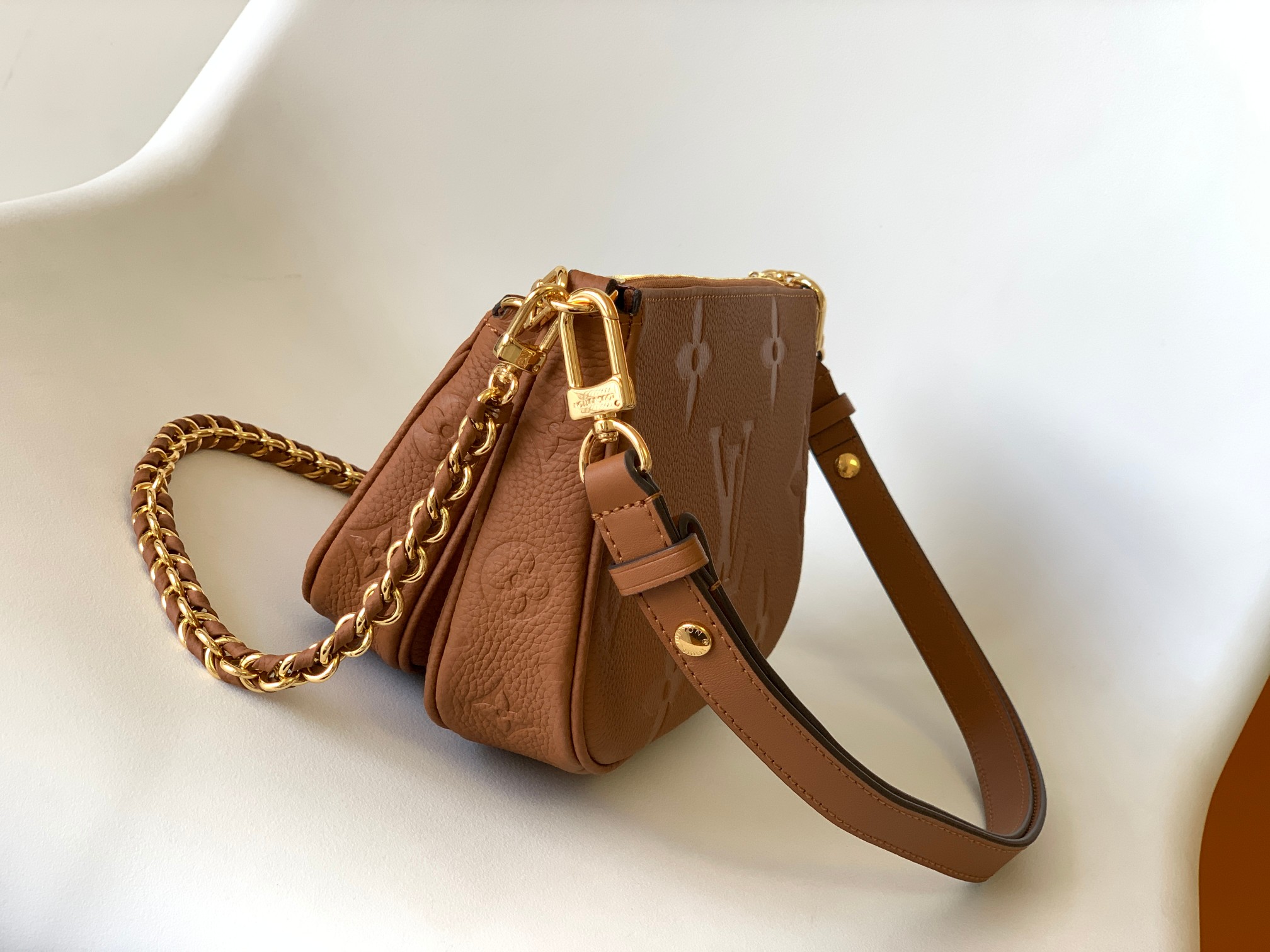 LV 精品仿製 Dauphine MM Monogram拼接肩背包 百搭時尚款｜歐美奢侈品精品推薦