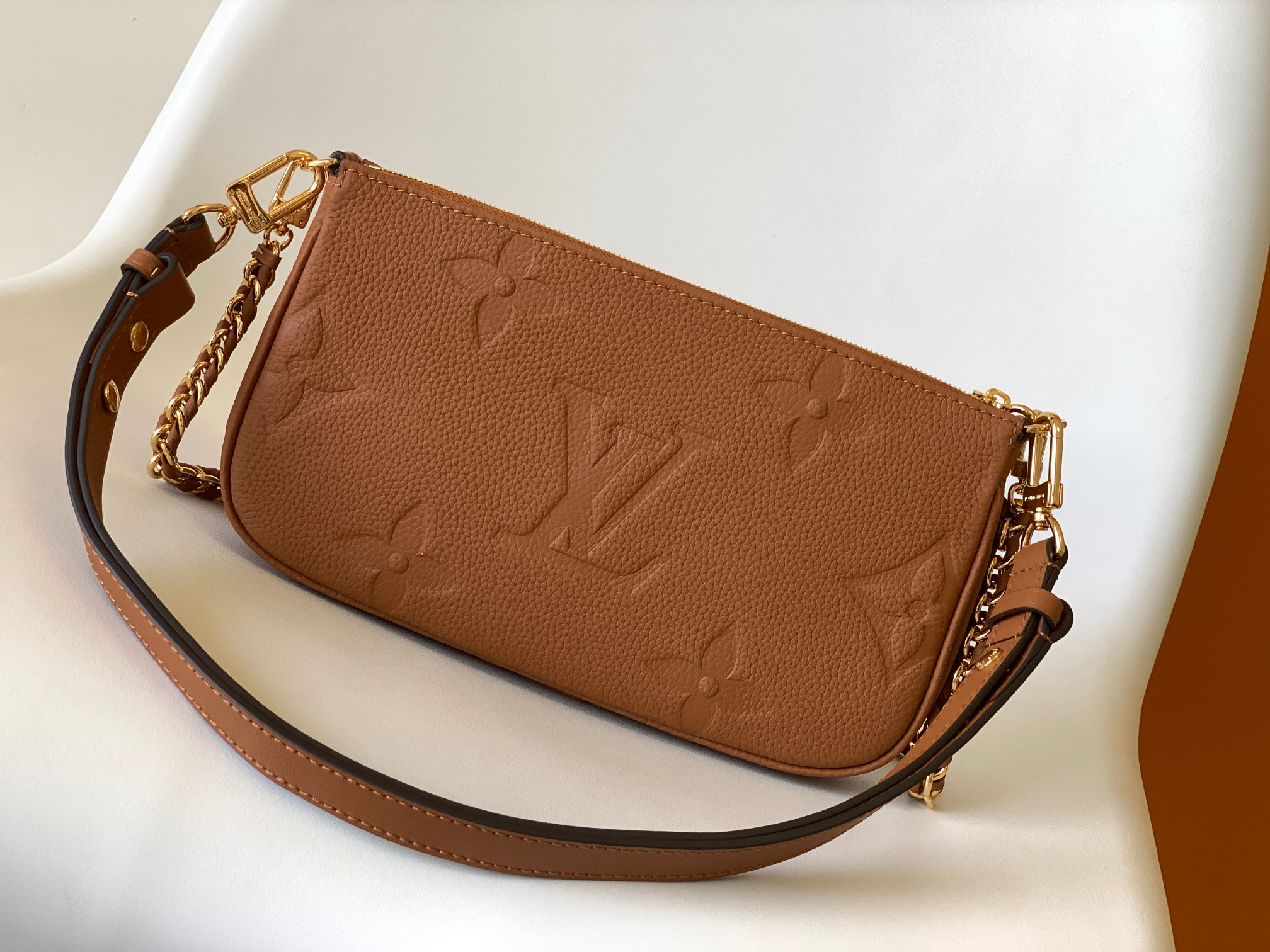 LV 精品仿製 Dauphine MM Monogram拼接肩背包 百搭時尚款｜歐美奢侈品精品推薦