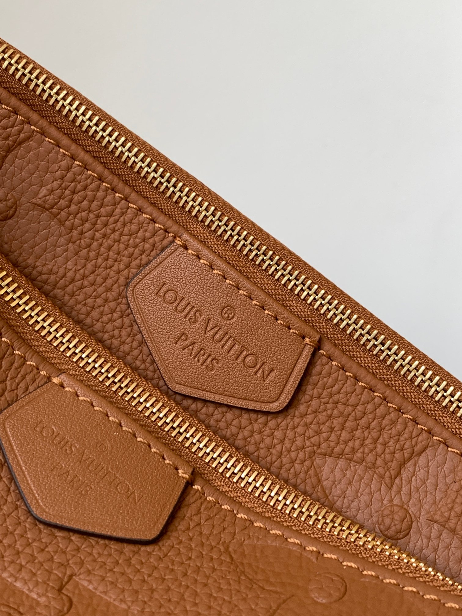 LV 精品仿製 Dauphine MM Monogram拼接肩背包 百搭時尚款｜歐美奢侈品精品推薦